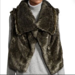 Annabelle New York Faux fur vest Small